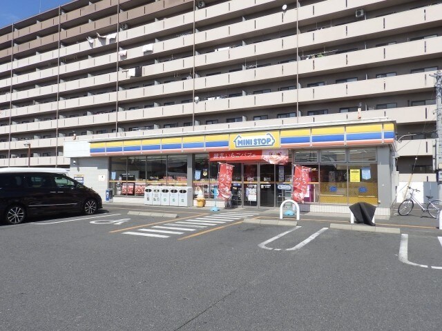 コンビニまで100m※ミニストップ　四日市末永店 近鉄名古屋線/川原町駅 徒歩17分 2階 築21年