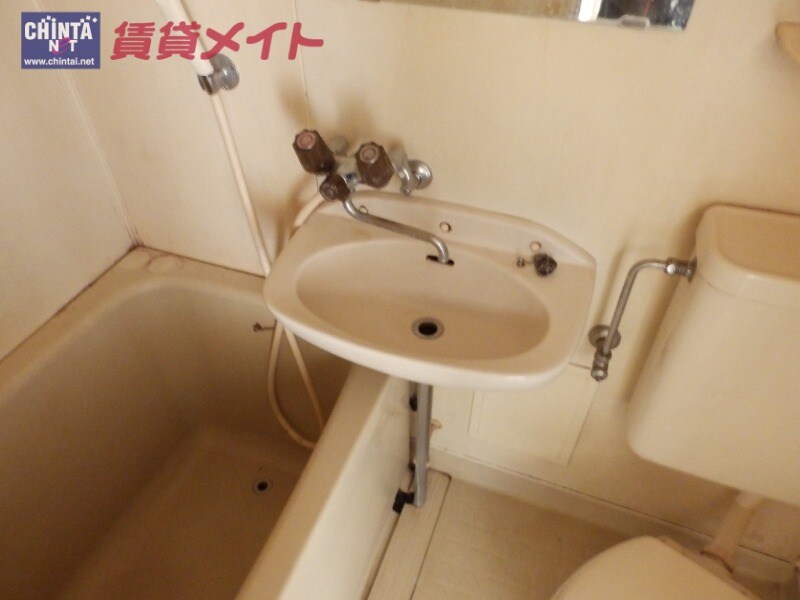洗面所同タイプ部屋写真です。 近鉄名古屋線/北楠駅 徒歩13分 1階 築32年