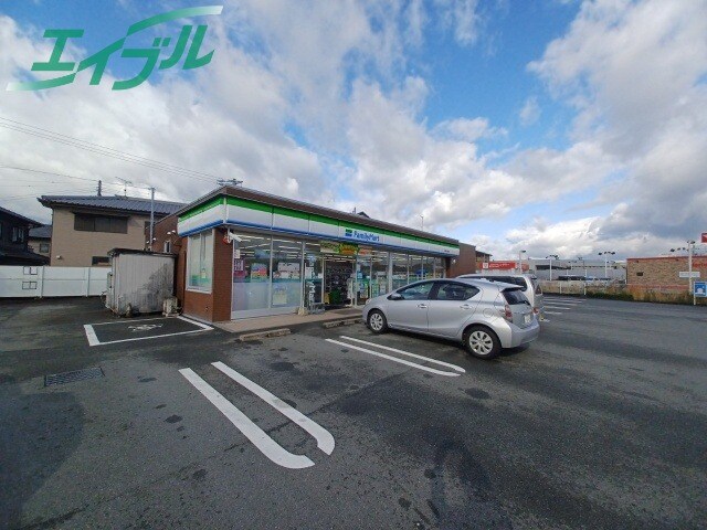 コンビニまで700m※ファミリーマート　伊勢小俣西店 ペルラ（ＰＥＲＬＡ）