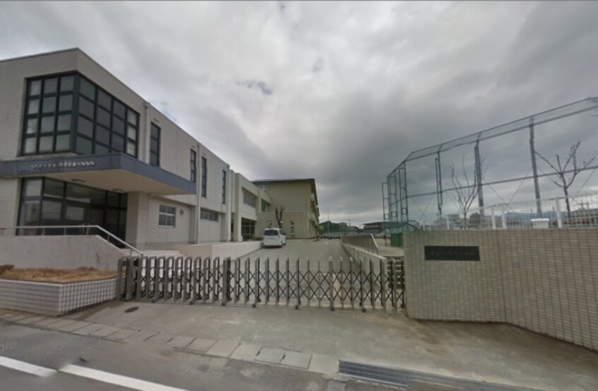 小学校まで2100m※伊勢市立有緝小学校 松風一戸建