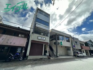 岡出ビル
