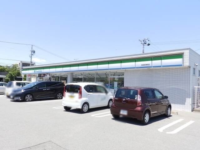 コンビニまで500m※ファミリーマート　松阪宝塚町店 豊田様貸家（駅部田町）