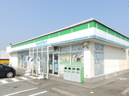 ファミリーマート　嬉野中川新町店