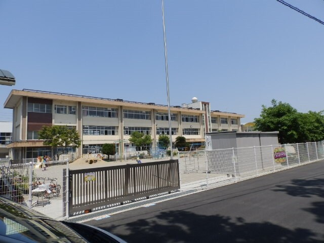 小学校まで800m※松阪市立中川小学校 カモミール