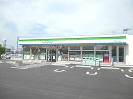 ファミリーマート　伊勢中川駅前店