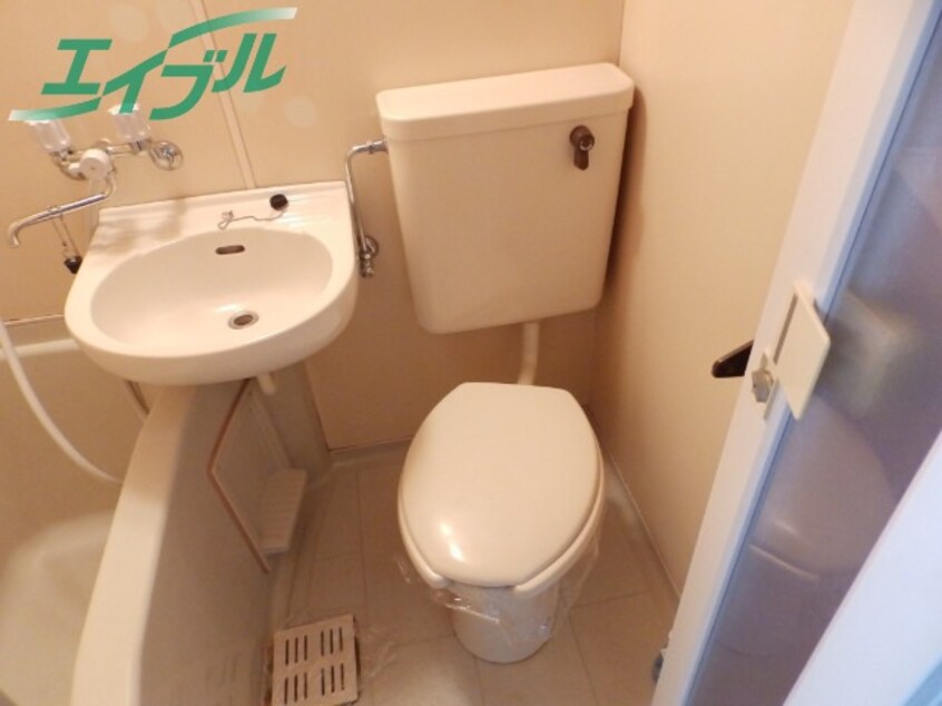 トイレ同物件別部屋の写真 コーポパーシモン