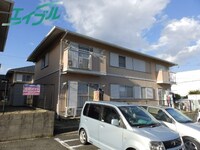 Living Four B棟