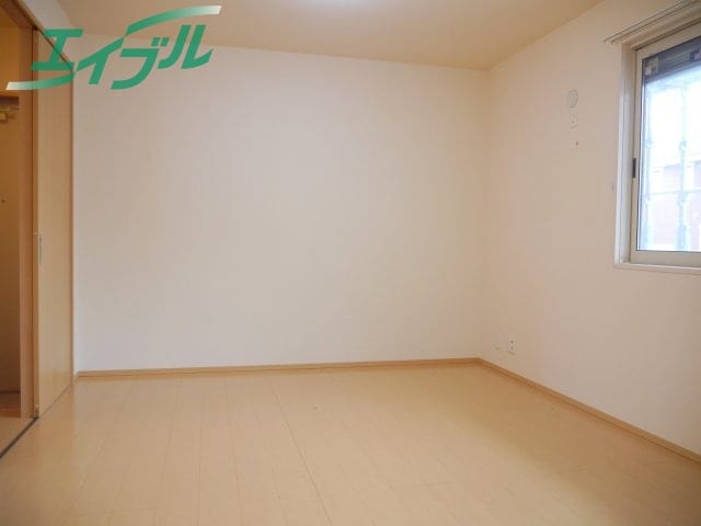 同物件別室の画像です 近鉄湯の山線/伊勢松本駅 徒歩10分 2階 築12年