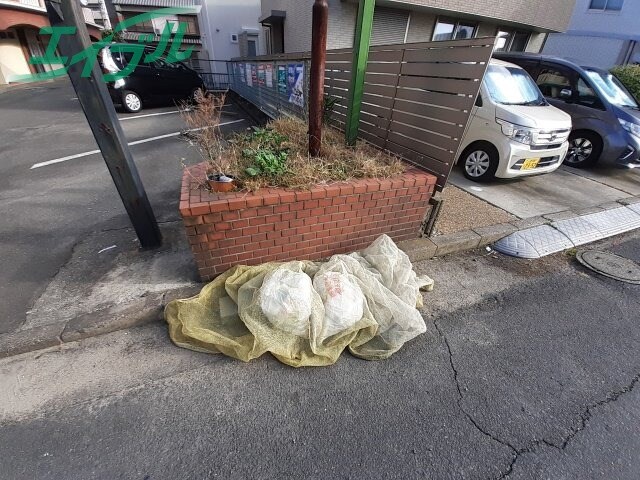  近鉄名古屋線/近鉄四日市駅 徒歩9分 3階 築40年