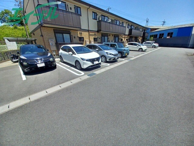  近鉄湯の山線/中川原駅 徒歩13分 1階 築8年