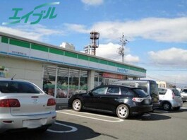 ファミリーマート　四日市東阿倉川店