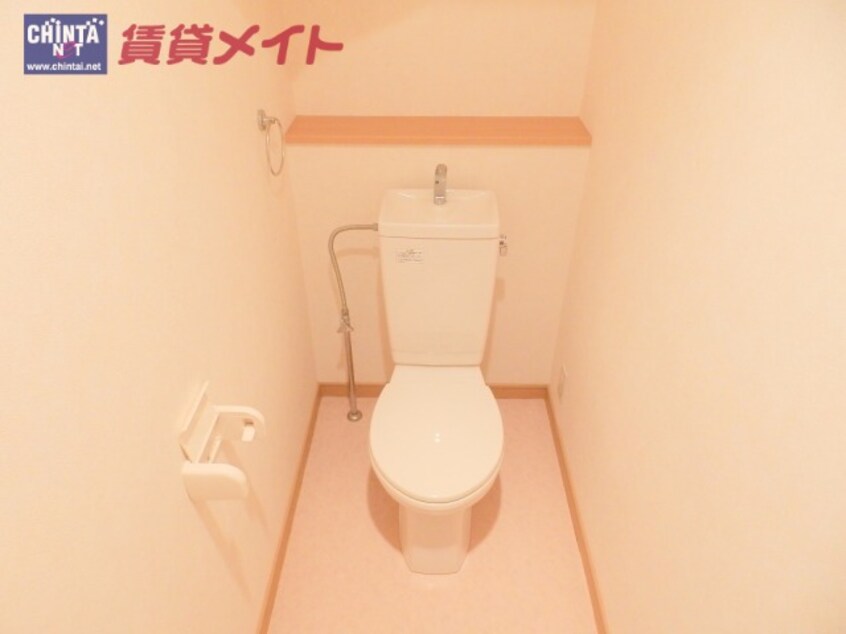 トイレ同物件の別部屋のモデル写真となります メゾネット桜