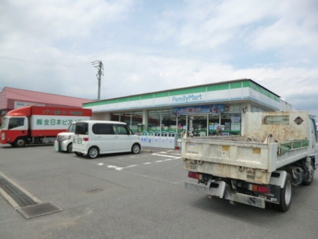 コンビニまで1000m※ファミリーマート　高見台店 ホワイトハウス