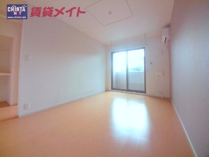 居室・リビング同タイプ部屋写真です。 コ－ジ－　コ－ト　京