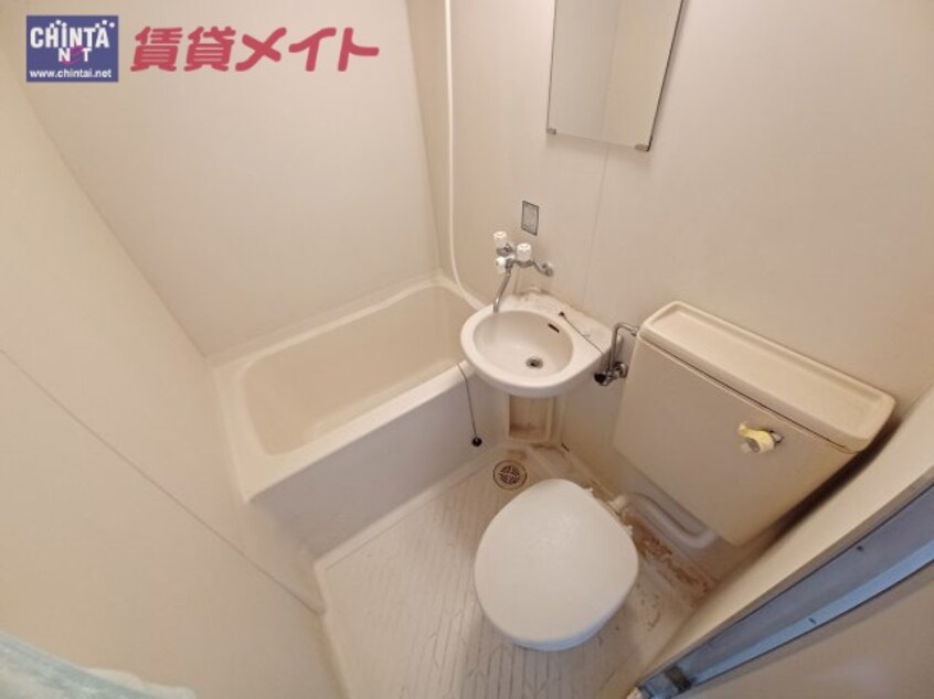 別部屋参考写真です。現状を優先とします。 ハイツ富田2