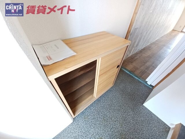 別部屋参考写真です。現状を優先とします。 ハイツ富田2