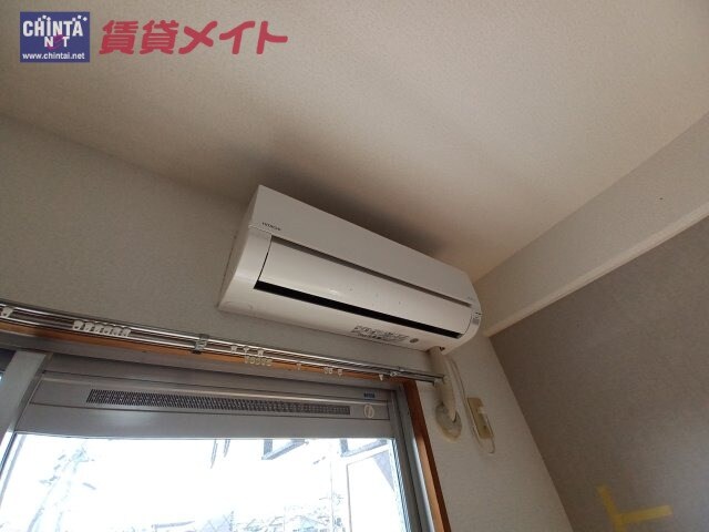 別部屋参考写真です。現状を優先とします。 ハイツ富田2