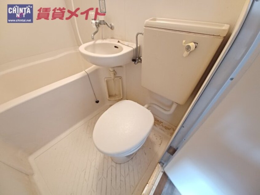 別部屋同一タイプの写真です。現状を優先とします。 ハイツ富田2