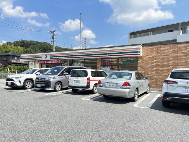 セブンイレブン瀬戸山口町店(コンビニ)まで55m メゾンやわらぎ
