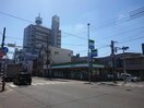 ファミリーマート旭三郷駅前店(コンビニ)まで114m クレスト三郷