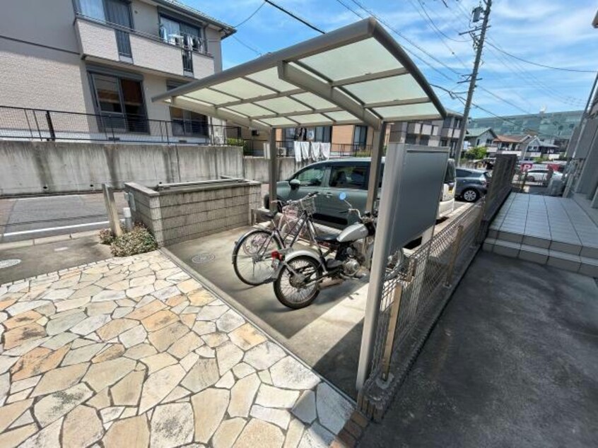  愛知高速交通東部丘陵線<リニモ>/杁ケ池公園駅 徒歩27分 1階 築7年