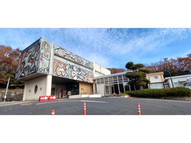 瀬戸市立図書館(図書館)まで2108m レオパレス上水野