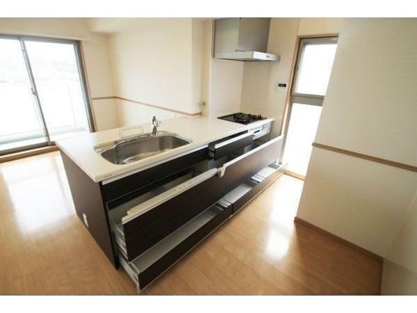  パラシオン西新