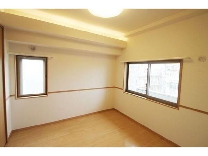  パラシオン西新