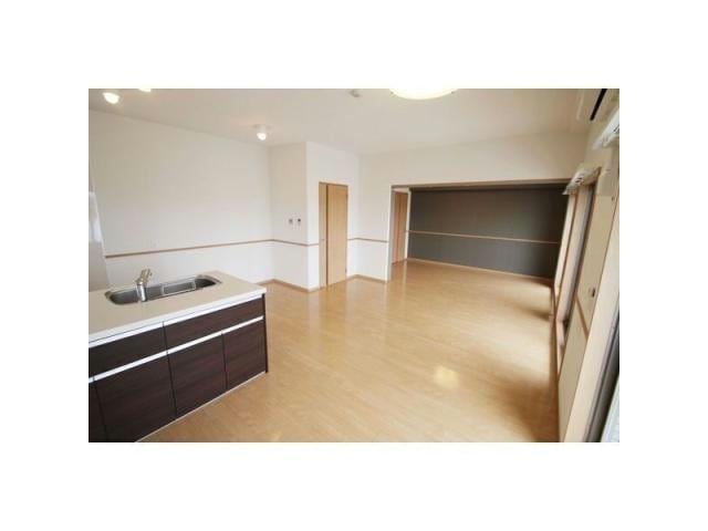  パラシオン西新