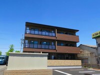 エザンス川北