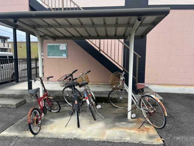  サープラスヤマダ