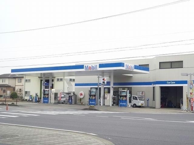 ガソリンスタンド(ディスカウントショップ)まで850m メゾン・ド・ソレイユ