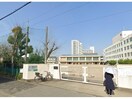 名古屋市立港楽小学校(小学校)まで716m ライフ港陽