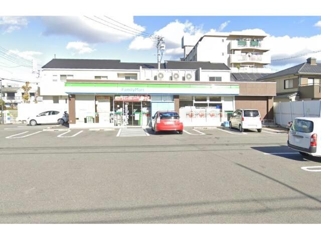 ファミリーマート安城駅北店(コンビニ)まで524m Ecrasole安城