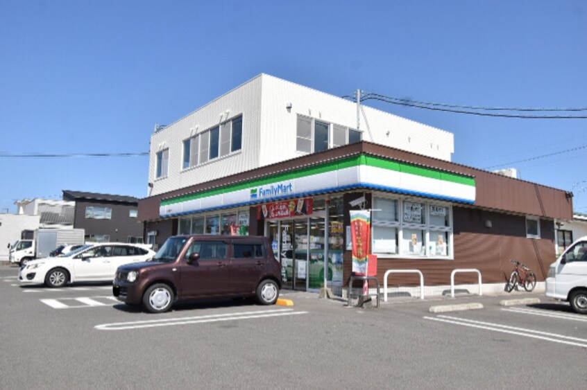 ファミリーマート 川内原田町店(コンビニ)まで265m ＫＲＥＯ