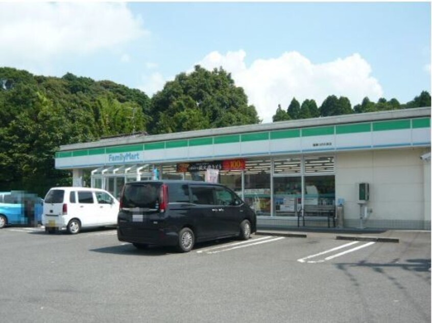 ファミリーマート 薩摩川内天辰店(コンビニ)まで1100m セレーノサンドウⅡ