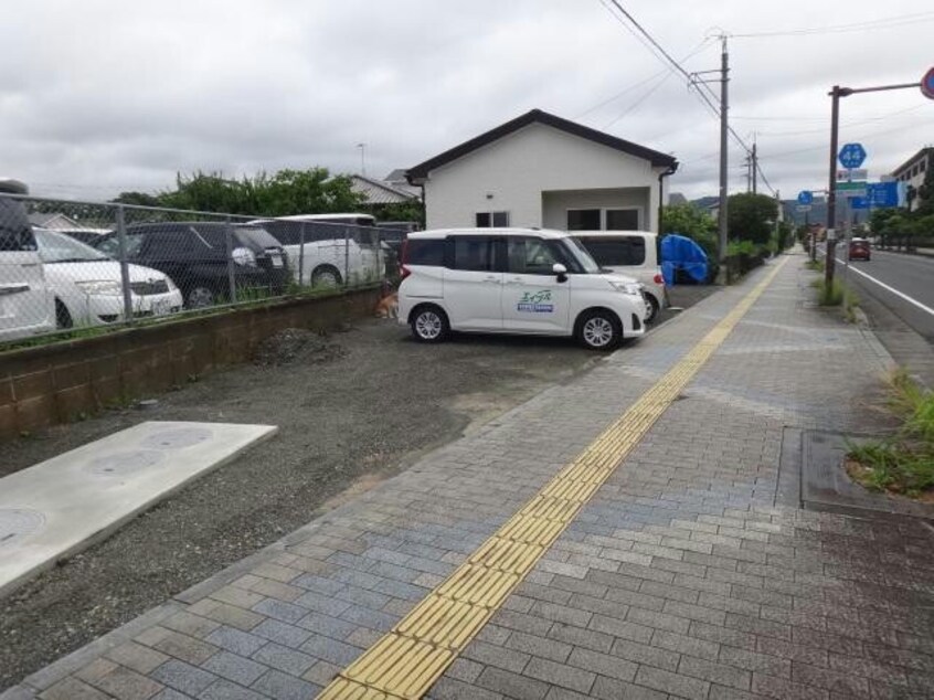  宮内町テナント付貸家