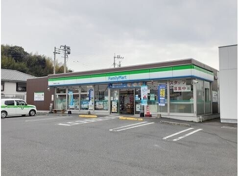 ファミリーマート 串木野インター前店(コンビニ)まで750m プロムナード　Ⅸ