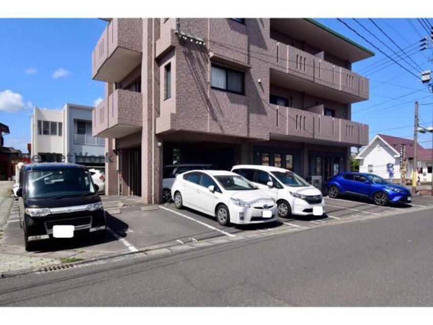 駐車場 ハピネス札元