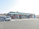 ファミリーマート国分広瀬店(コンビニ)まで718m スカイコート　Ｂ棟