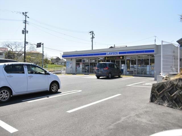 ローソン霧島隼人神宮一丁目店(コンビニ)まで786m トラッドハウス