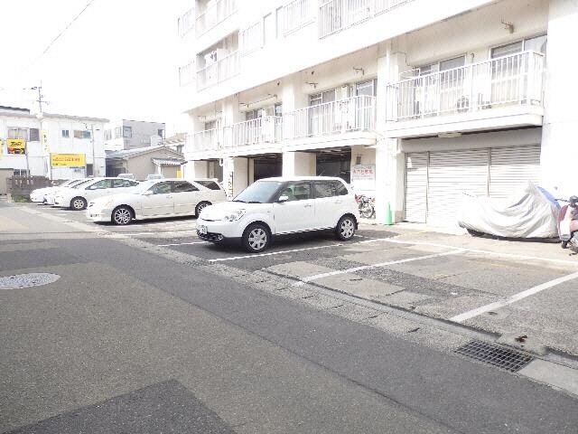 駐車場 ロワイヤルヒルズ壱番館