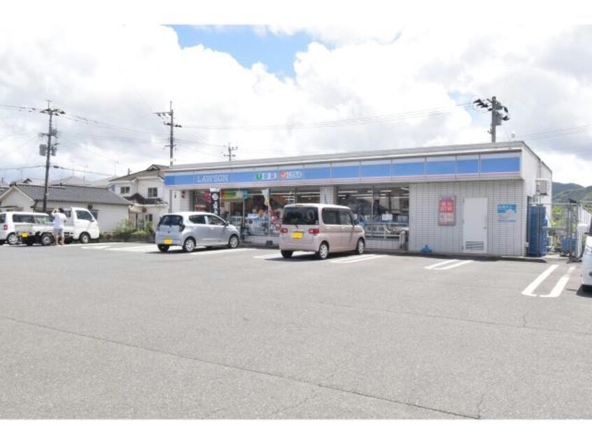 ローソン鹿児島中山町店(コンビニ)まで421m ハイカムールＣａｓａ　Ａ棟