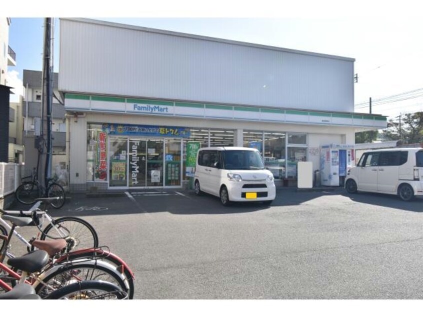 ファミリーマート脇田電停前店(コンビニ)まで546m Ｐｒｉｍａｖｅｒａ　ＵＳＵＫＩ