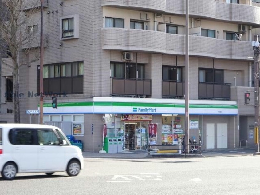 ファミリーマート平田橋店(コンビニ)まで350m さくらヒルズ西千石