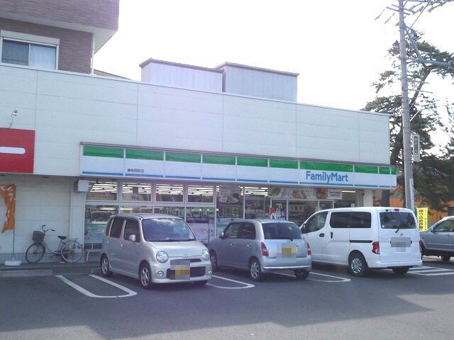ファミリーマート　藤枝横内店(コンビニ)まで677m フィオーレ　Ⅰ