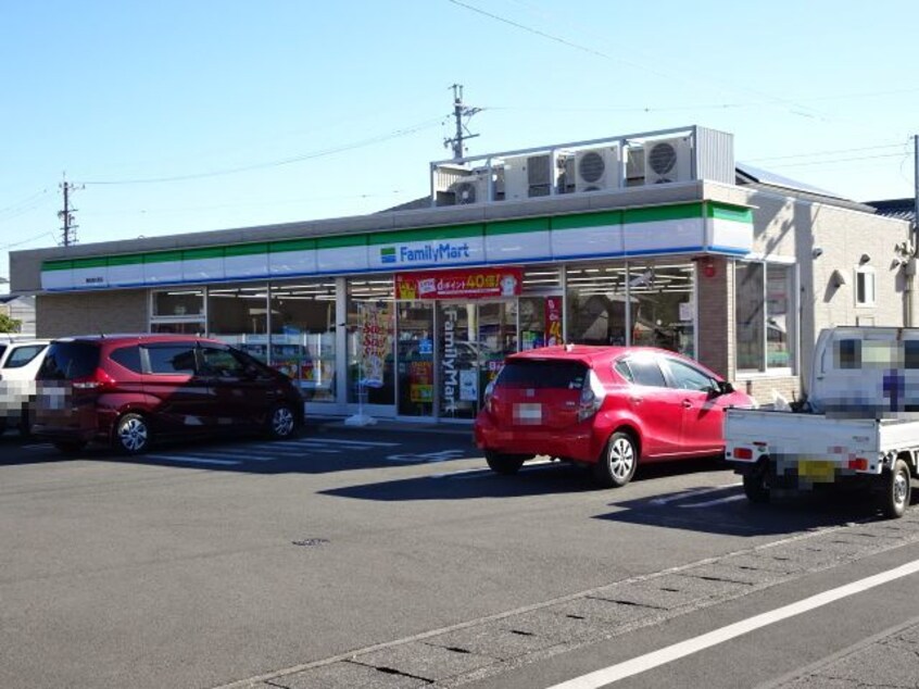 ファミリーマート(コンビニ)まで1956m 小泉様貸家