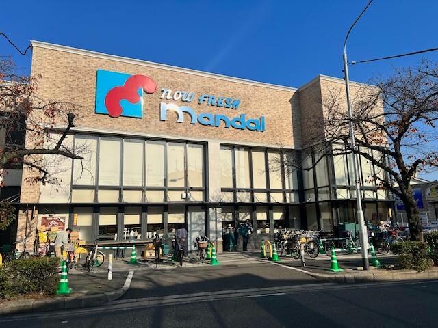 万代花園店(スーパー)まで768m フジパレス花園本町