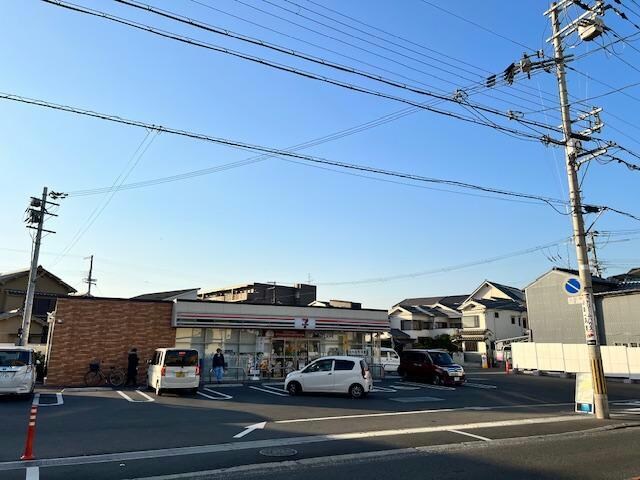 セブンイレブン東大阪菱屋東2丁目店(コンビニ)まで406m CRASTINE岩田町５丁目