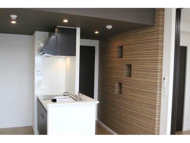  プレミアム菱屋西